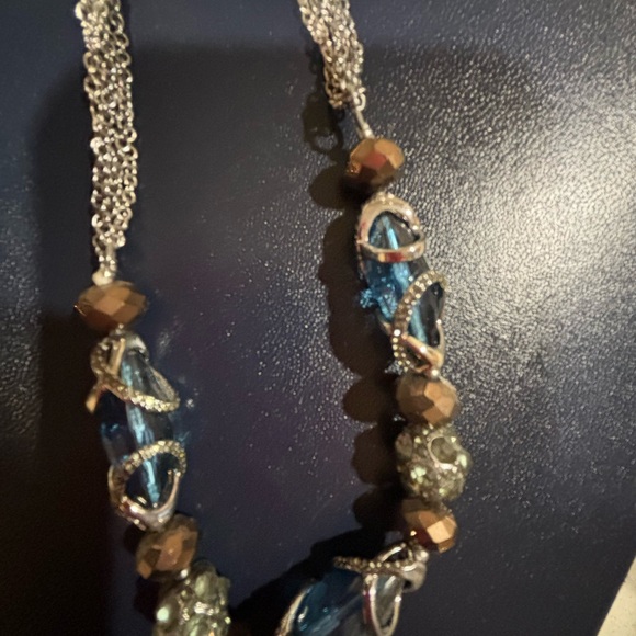 Simply Vera Earring & Necklace Set - Picture 7 of 8